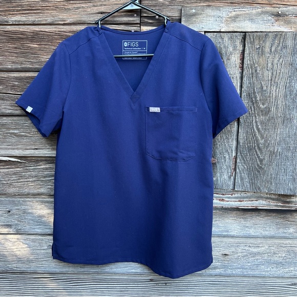 FIGS scrub top Navy Medium Women’s - Picture 1 of 3
